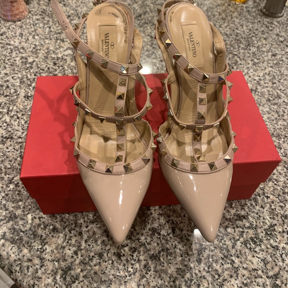 Valentino studded pump - size 40